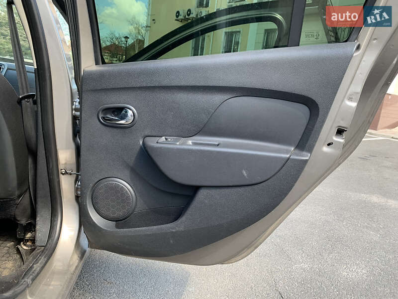 Седан Renault Logan 2013 в Одессе