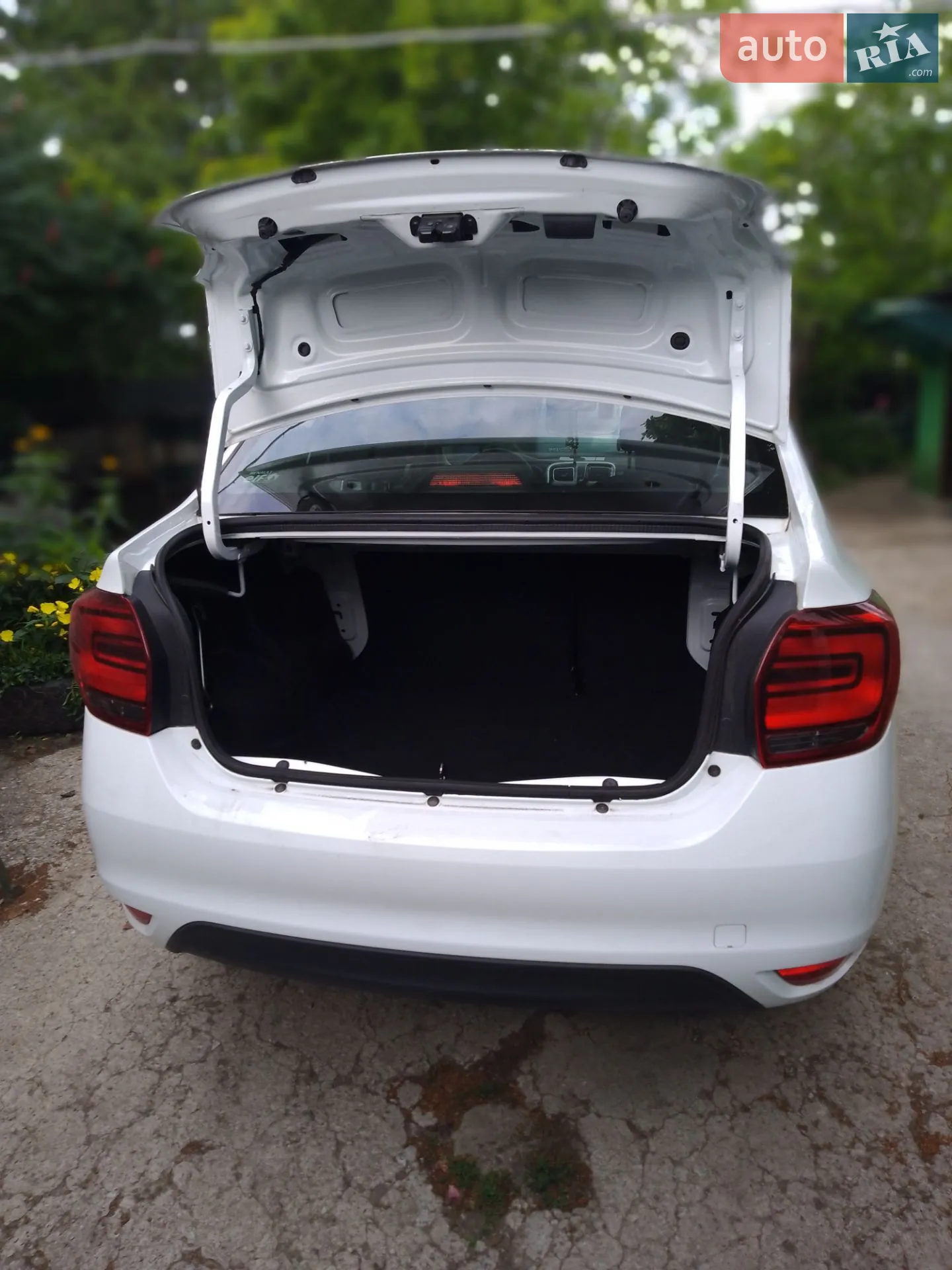 2019 Renault Logan - мініатюра 36
