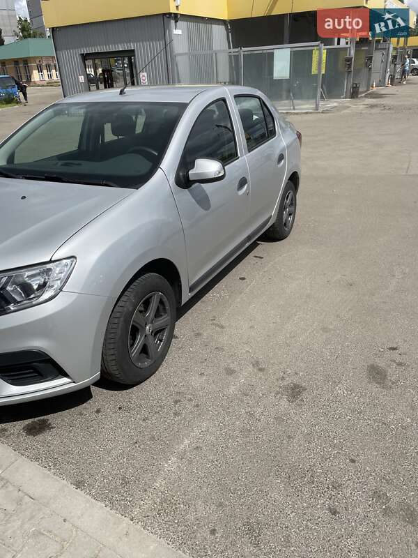 Renault Logan 2018