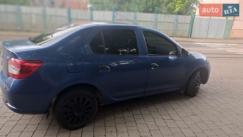Седан Renault Logan 2013 в Львове