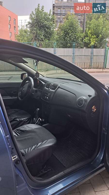 Седан Renault Logan 2013 в Львове