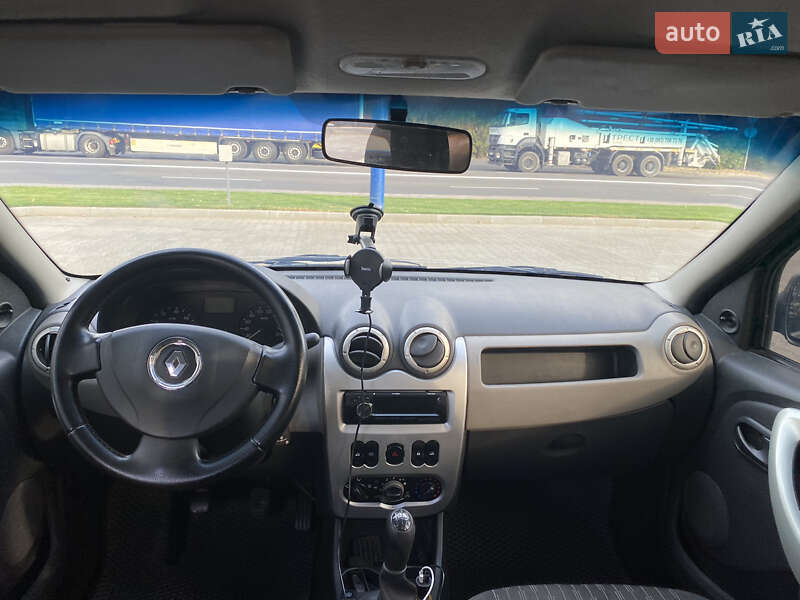 Седан Renault Logan 2011 в Киеве