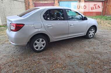 Седан Renault Logan 2013 в Сумах