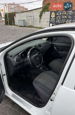 Седан Renault Logan 2013 в Харькове