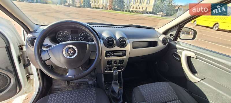 Седан Renault Logan 2011 в Хмельницком