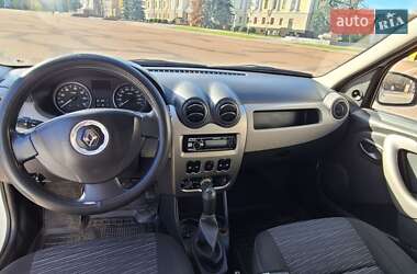 Седан Renault Logan 2011 в 