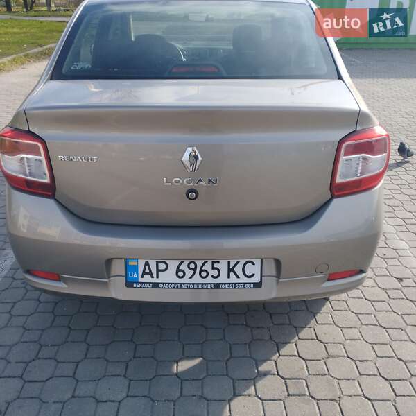 Седан Renault Logan 2014 в 
