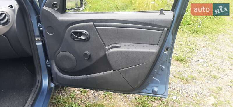 Седан Renault Logan 2011 в Яремче