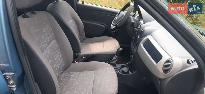 Седан Renault Logan 2011 в Яремче