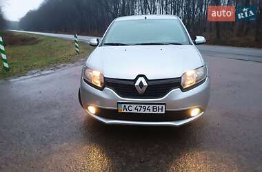 Седан Renault Logan 2013 в Остроге