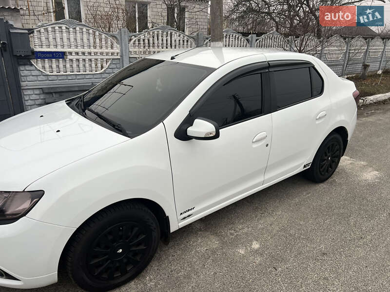 Седан Renault Logan 2014 в Іванкові