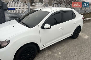 Седан Renault Logan 2014 в 