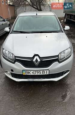 Седан Renault Logan 2013 в Ровно