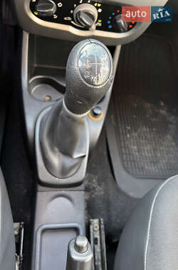 Седан Renault Logan 2009 в 