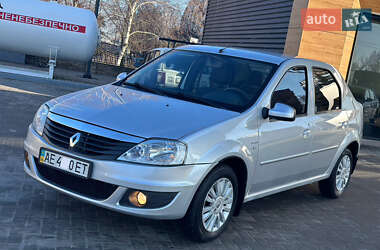 Седан Renault Logan 2011 в Дніпрі