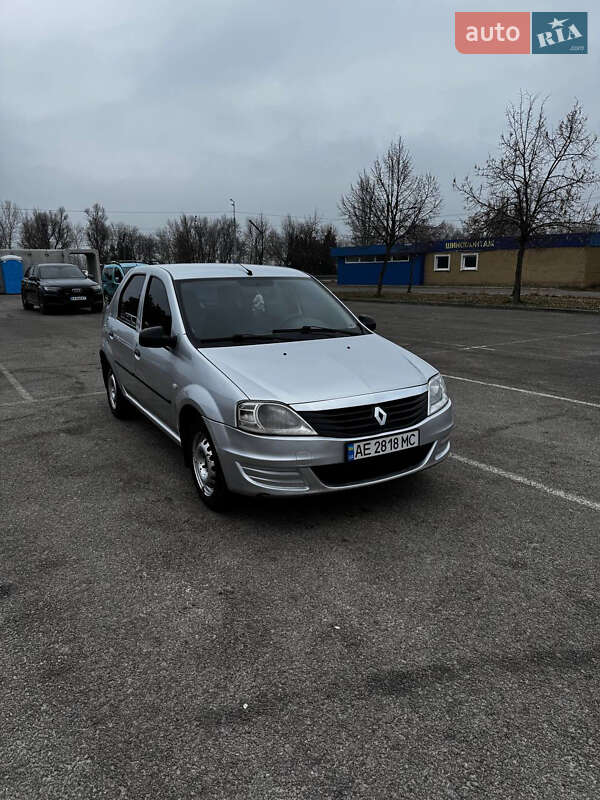 Седан Renault Logan 2012 в Днепре