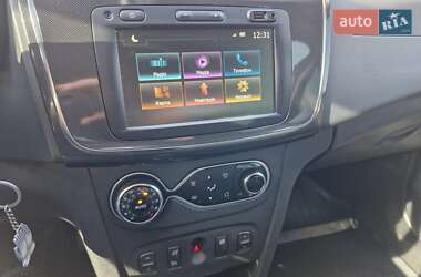 Седан Renault Logan 2019 в 