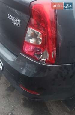 Седан Renault Logan 2010 в 