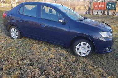 Седан Renault Logan 2015 в 