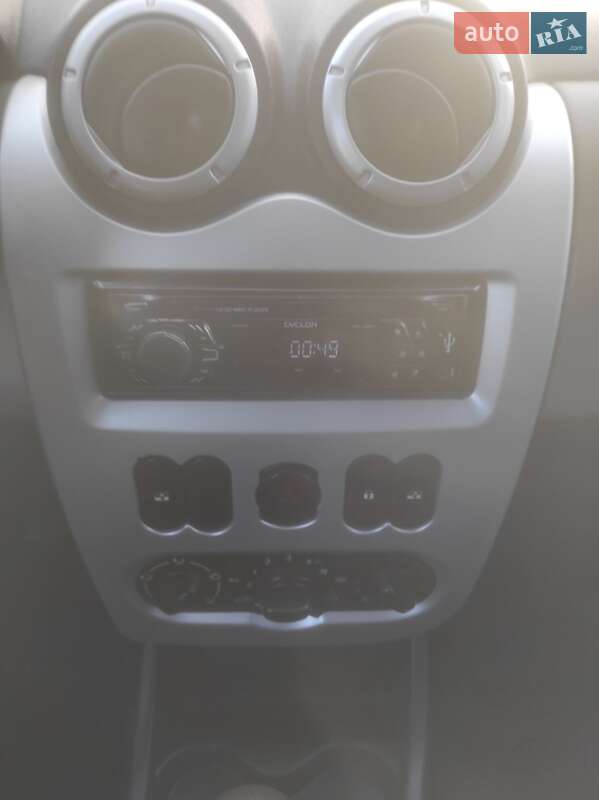 Седан Renault Logan 2012 в Прилуках