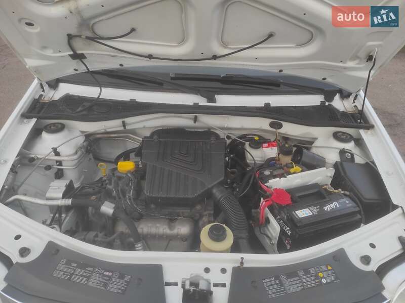 Седан Renault Logan 2012 в Прилуках