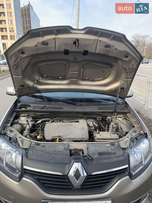 Седан Renault Logan 2013 в Києві