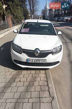 Седан Renault Logan 2015 в 