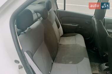 Седан Renault Logan 2015 в 