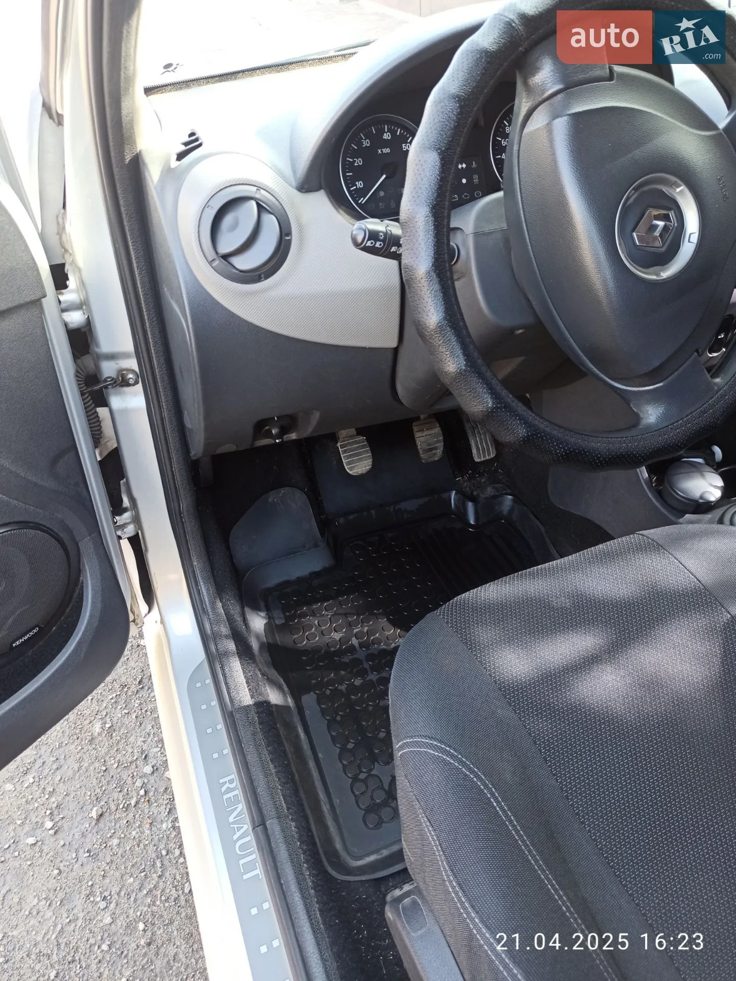 2012 Renault Logan - мініатюра 14