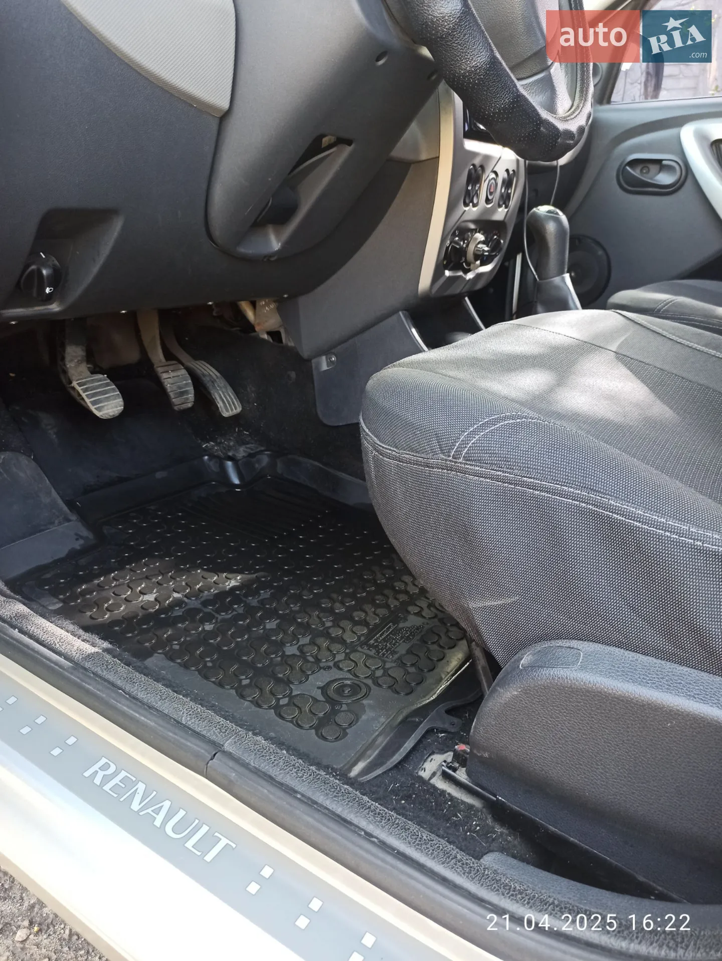 2012 Renault Logan - мініатюра 20