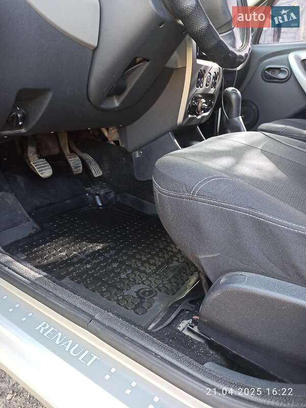 Седан Renault Logan 2012 в Дніпрі фото 20 Седан Renault Logan 2012 в Дніпрі