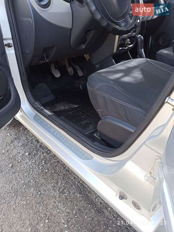 Седан Renault Logan 2012 в Дніпрі фото 18 Седан Renault Logan 2012 в Дніпрі