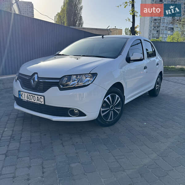 Седан Renault Logan 2013 в 