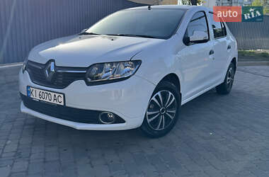 Седан Renault Logan 2013 в 