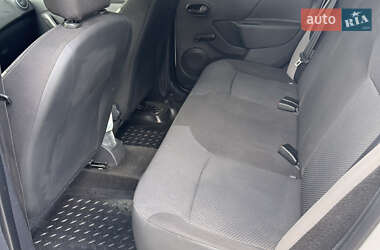 Седан Renault Logan 2013 в 