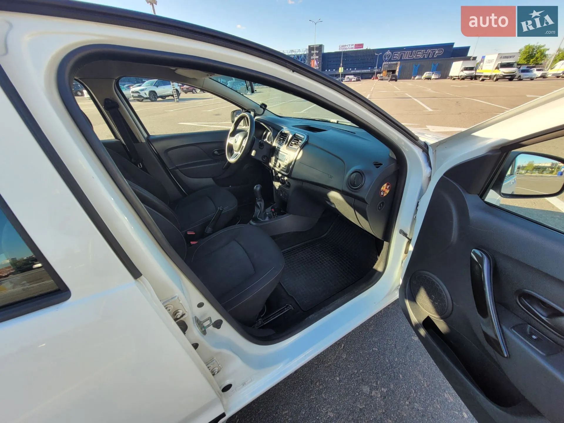 2017 Renault Logan - мініатюра 8