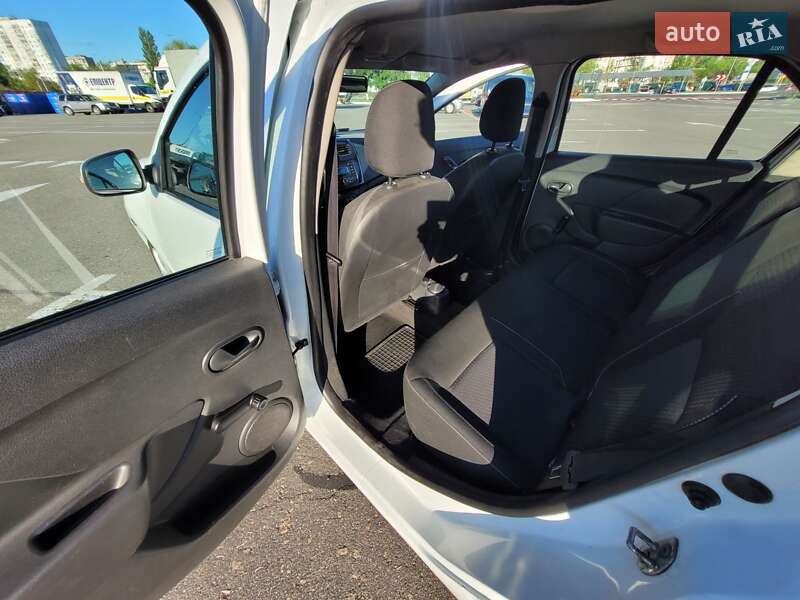 Седан Renault Logan 2017 в Киеве фото 9 Седан Renault Logan 2017 в Киеве
