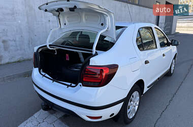 Седан Renault Logan 2019 в 