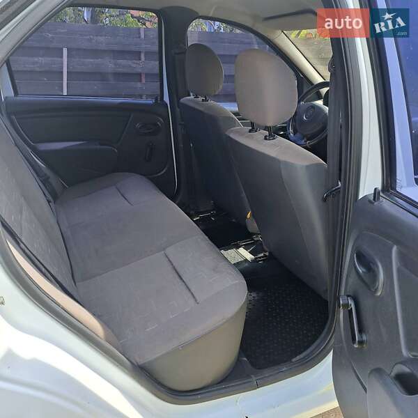 Седан Renault Logan 2011 в Переяславі