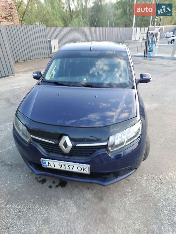Седан Renault Logan 2015 в 