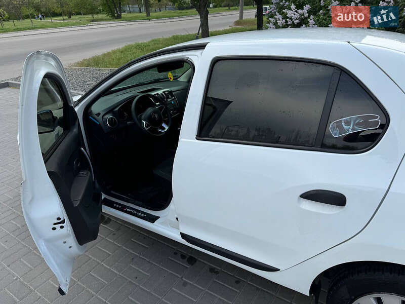 Седан Renault Logan 2019 в Дніпрі