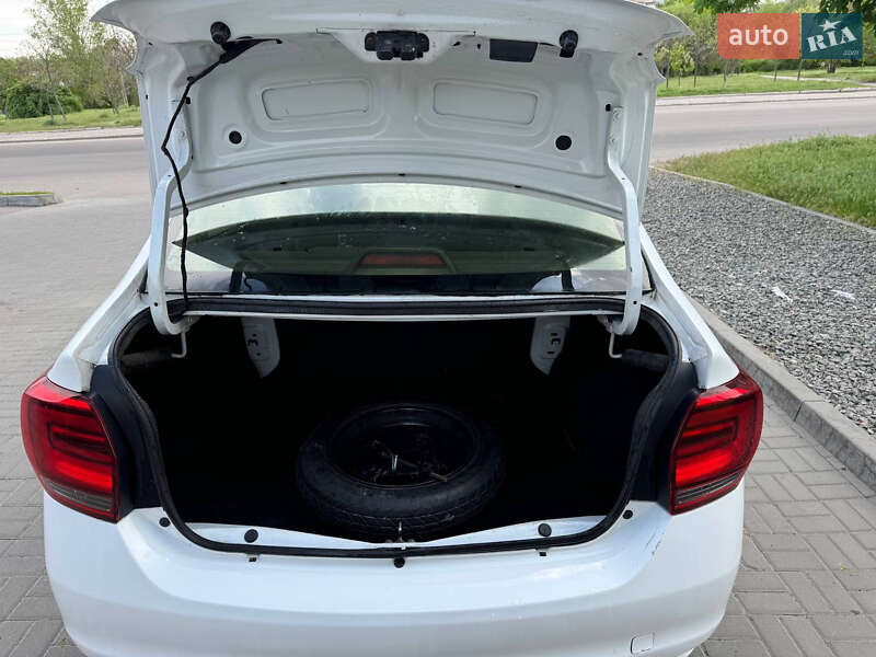 Седан Renault Logan 2019 в Дніпрі