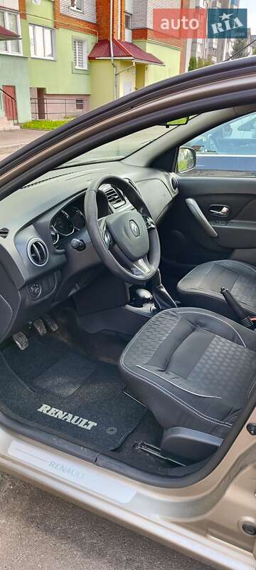 Седан Renault Logan 2013 в Дрогобыче