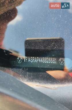 Седан Renault Logan 2013 в 