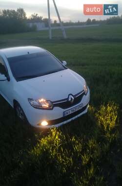 Седан Renault Logan 2013 в 