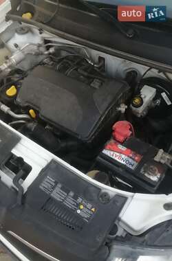 Седан Renault Logan 2013 в 