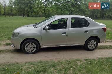 Седан Renault Logan 2014 в 