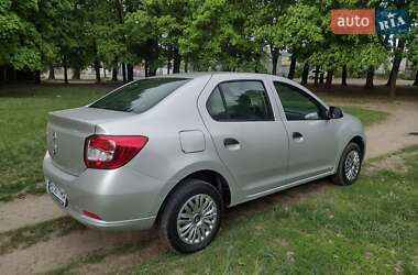 Седан Renault Logan 2014 в 