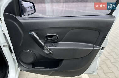 Седан Renault Logan 2019 в 