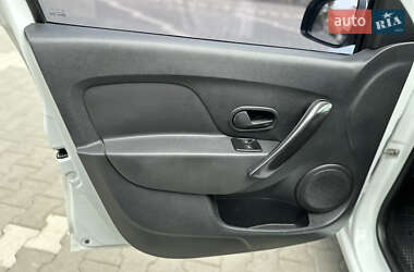 Седан Renault Logan 2019 в 